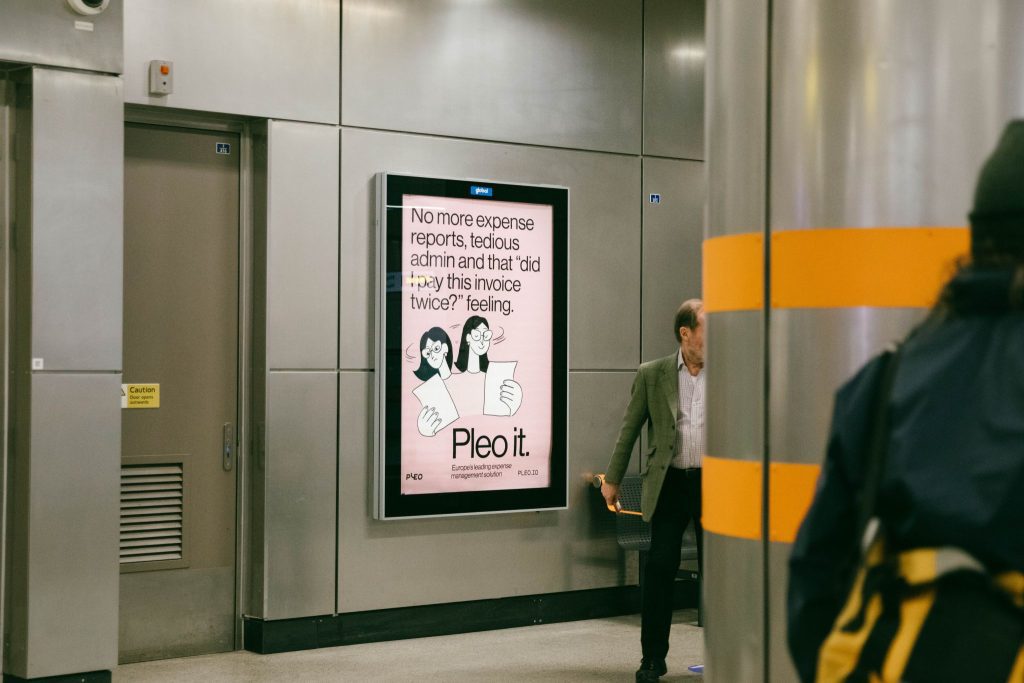 An advert for Pleo using 6-sheet advertising on the London Underground.